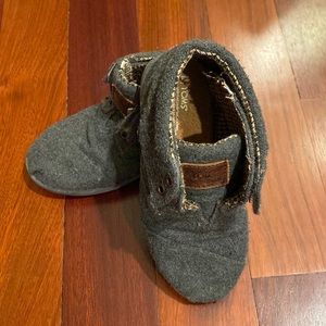 Toms Tiny Boots